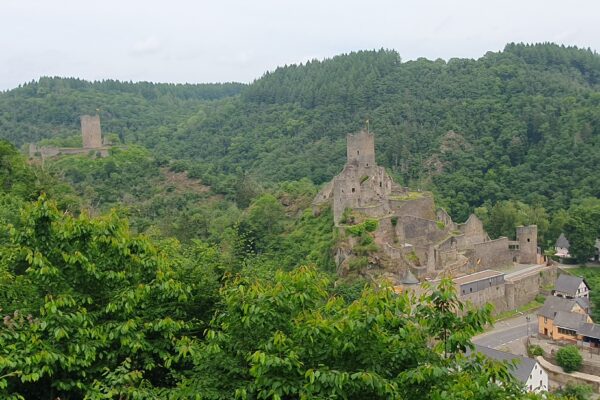 Burg Manderscheid ist Schön!